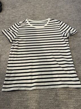 GAP Black and White Striped Short Sleeve Tee